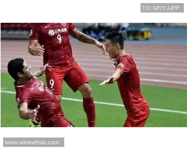 巴厘联与斯乐门的激烈对决揭示足球战术与团队协作的重要性