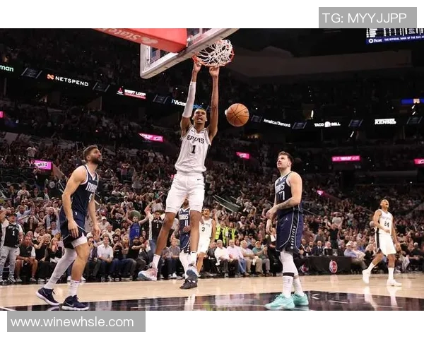 文班亚马新秀赛季表现抢眼场均20分10篮板3盖帽实力领跑联盟