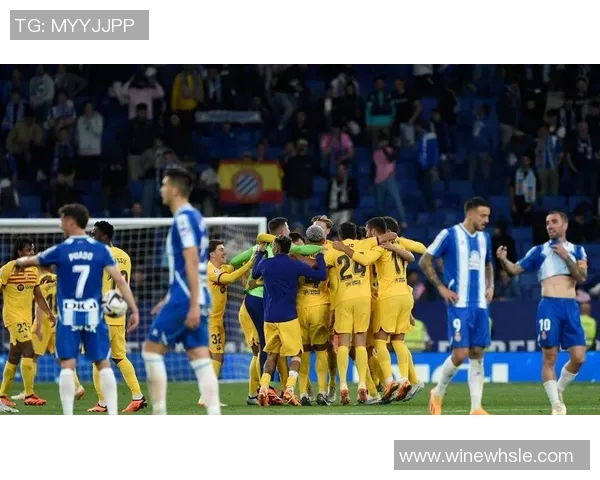 瓦伦西亚对阵巴塞罗那精彩直播尽在凤凰平台，球迷不容错过的盛宴