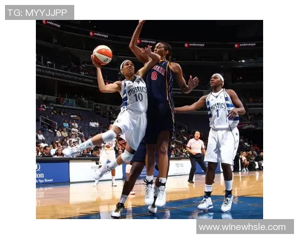 西雅图风暴对阵华盛顿比赛实时比分更新与精彩瞬间回顾