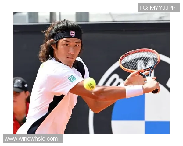 重庆网球队在全国锦标赛中以82分稳居积分榜首位，展现强劲实力