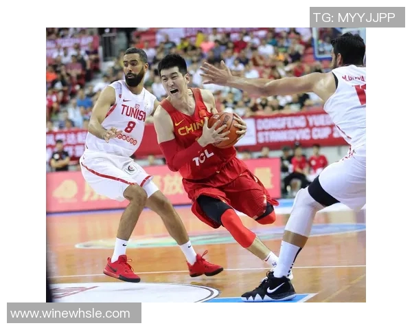 中国红队迎战埃及队全力争胜展现实力与团队精神